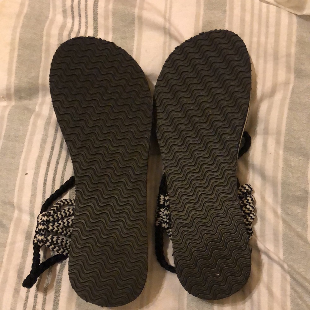Sandals - Picture 2 of 5